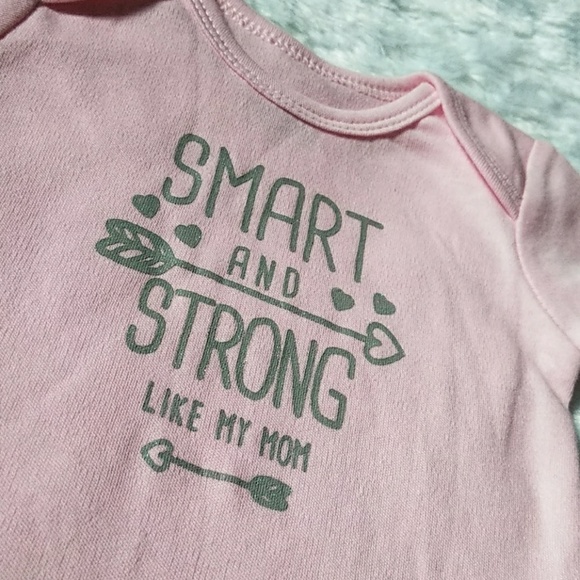 🆕NEW WITH TAGS: BABY GIRL ONSIE - Picture 2 of 7